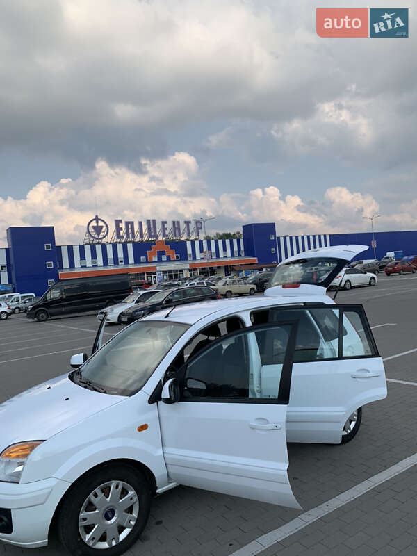 Хэтчбек Ford Fusion 2010 в Сумах