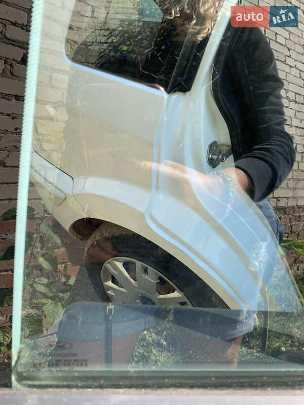 Хэтчбек Ford Fusion 2010 в Сумах