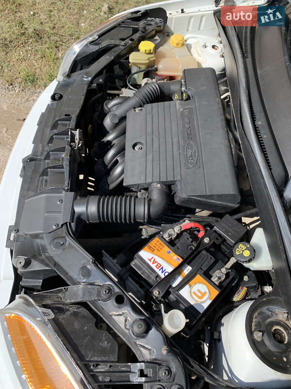 Хэтчбек Ford Fusion 2010 в Сумах