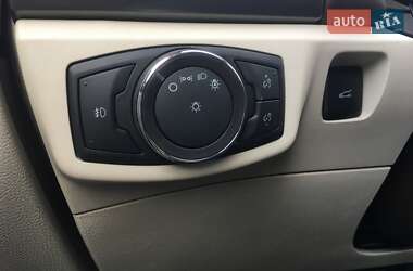 Седан Ford Fusion 2016 в 
