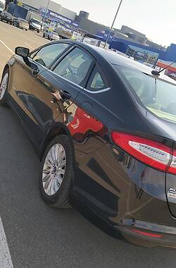 Седан Ford Fusion 2013 в 
