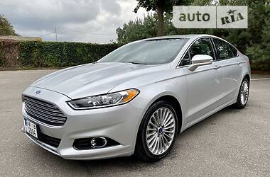 Седан Ford Fusion 2015 в Вишневом