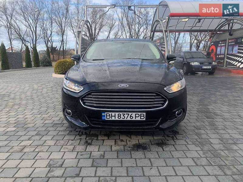 Седан Ford Fusion 2013 в Самборе