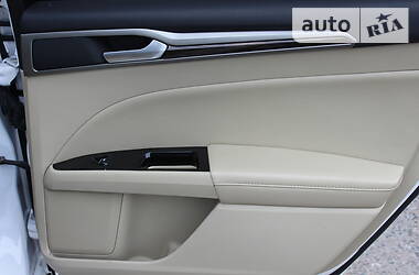 Седан Ford Fusion 2012 в 