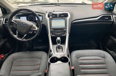 Седан Ford Fusion 2015 в 