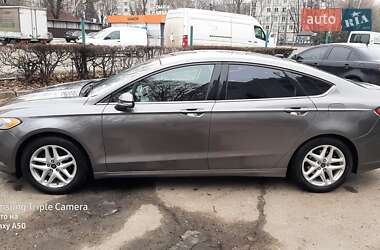 Седан Ford Fusion 2013 в 