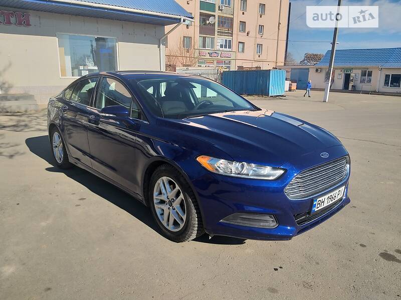 Седан Ford Fusion 2015 в Южном