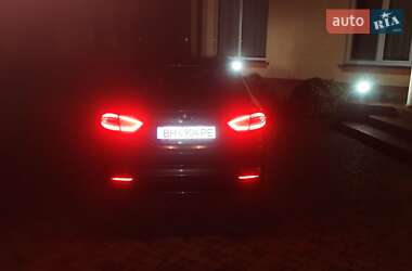 Седан Ford Fusion 2016 в 