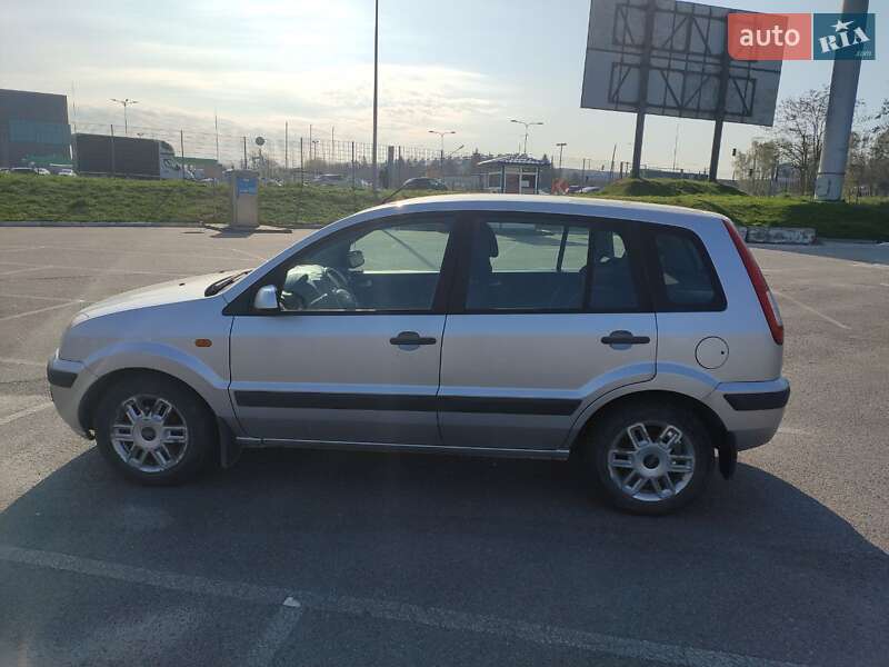 Хэтчбек Ford Fusion 2007 в Львове