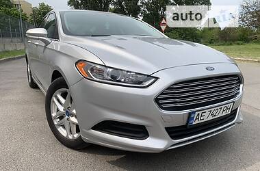 Седан Ford Fusion 2012 в 
