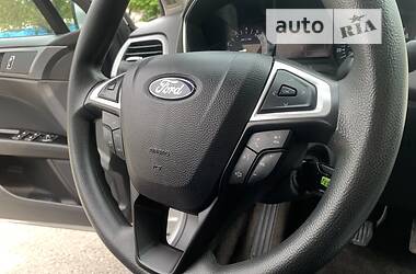 Седан Ford Fusion 2012 в 