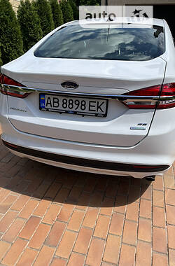 Седан Ford Fusion 2017 в 
