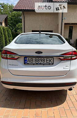Седан Ford Fusion 2017 в 