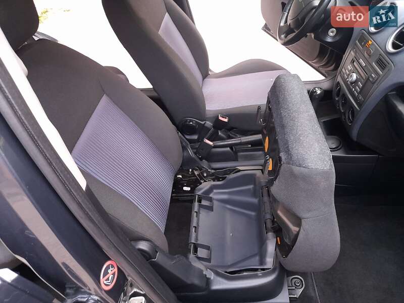 Хетчбек Ford Fusion 2008 в Валках