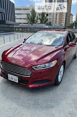 Седан Ford Fusion 2015 в 