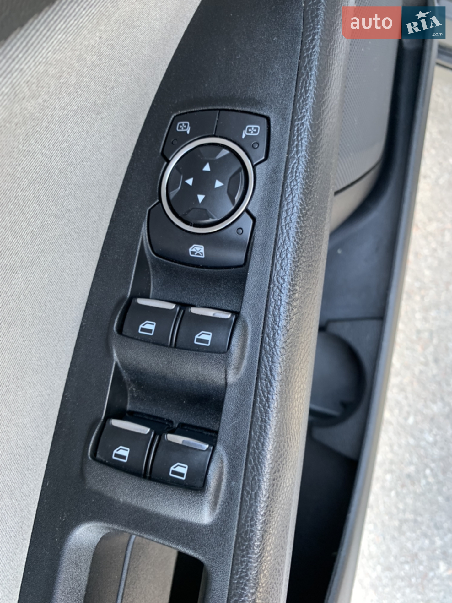 2016 Ford Fusion - мініатюра 24