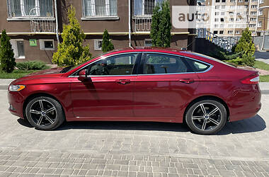 Седан Ford Fusion 2013 в 