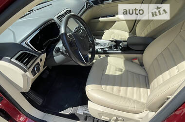 Седан Ford Fusion 2013 в 