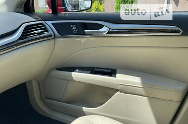 Седан Ford Fusion 2013 в 