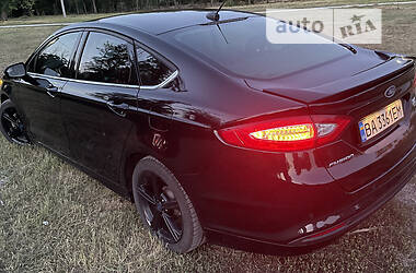 Седан Ford Fusion 2015 в Кропивницком