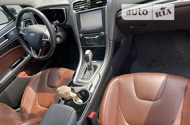 Седан Ford Fusion 2014 в 