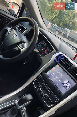 Седан Ford Fusion 2014 в 