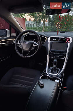 Седан Ford Fusion 2014 в 