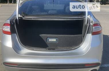 Седан Ford Fusion 2014 в 