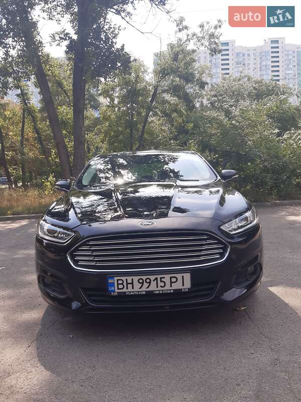 Седан Ford Fusion 2015 в Киеве фото 3 Седан Ford Fusion 2015 в Киеве