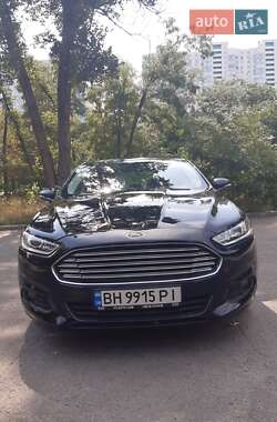 Седан Ford Fusion 2015 в 