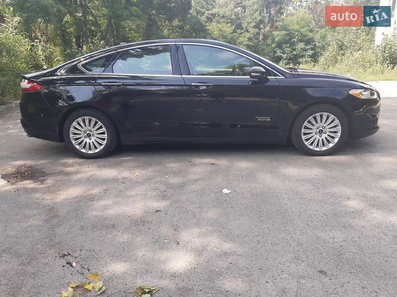 Седан Ford Fusion 2015 в Киеве фото 4 Седан Ford Fusion 2015 в Киеве