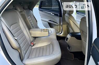 Седан Ford Fusion 2017 в 