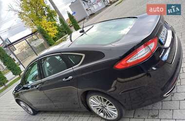 Седан Ford Fusion 2016 в 
