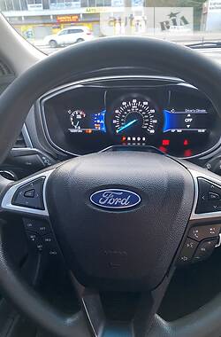 Седан Ford Fusion 2015 в 
