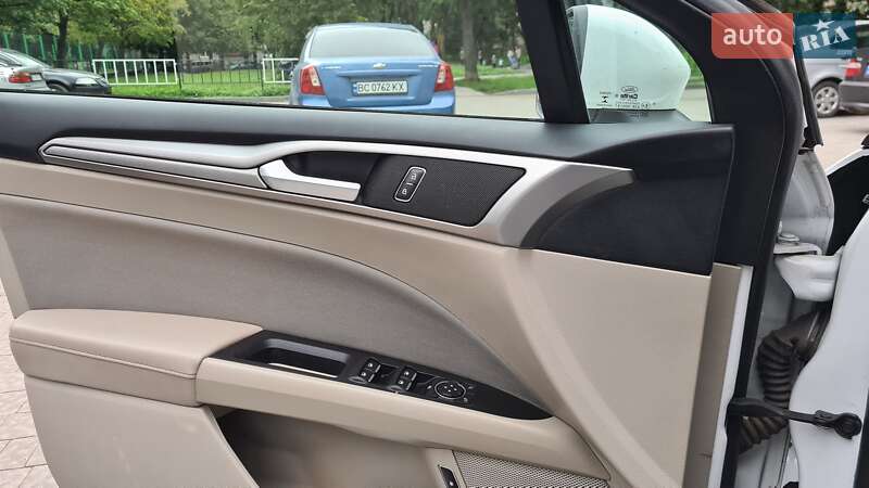 Седан Ford Fusion 2018 в Львове