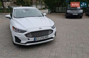 Седан Ford Fusion 2018 в 
