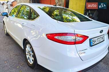 Седан Ford Fusion 2015 в 