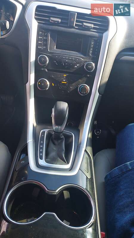 Седан Ford Fusion 2016 в Томашполе