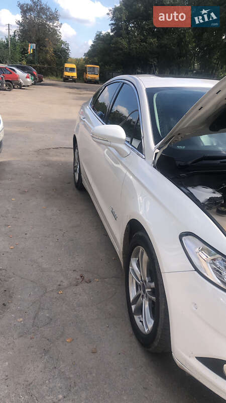 Седан Ford Fusion 2015 в Кропивницком