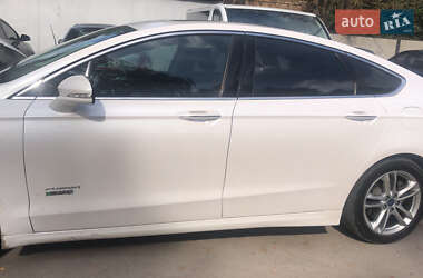Седан Ford Fusion 2015 в Кропивницком