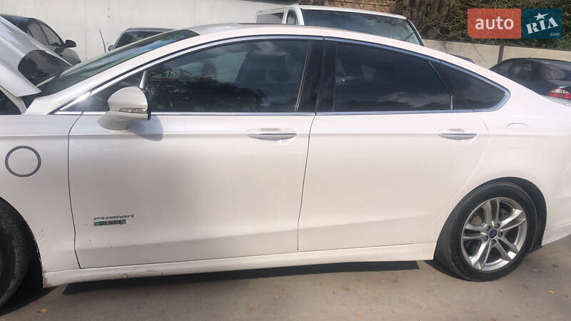 Седан Ford Fusion 2015 в Кропивницком