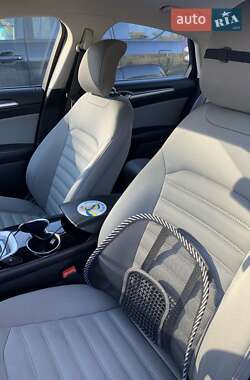 Седан Ford Fusion 2013 в Софіївській Борщагівці