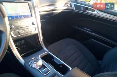 Седан Ford Fusion 2019 в 