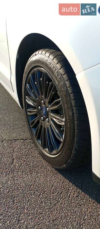 Седан Ford Fusion 2013 в Киеве