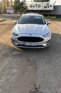 Седан Ford Fusion 2019 в Мостиській