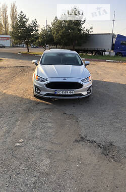 Седан Ford Fusion 2019 в Мостиській