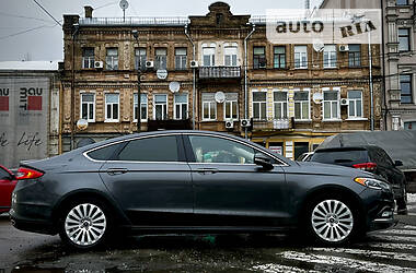 Седан Ford Fusion 2016 в 