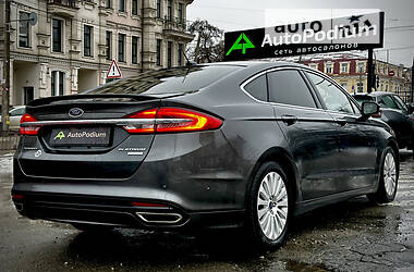 Седан Ford Fusion 2016 в 