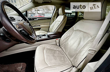 Седан Ford Fusion 2016 в 
