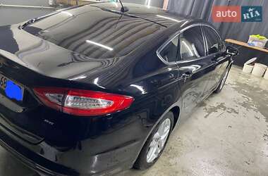 Седан Ford Fusion 2015 в 